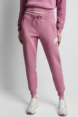 MID-RISE VARSITY LOGO JOGGER