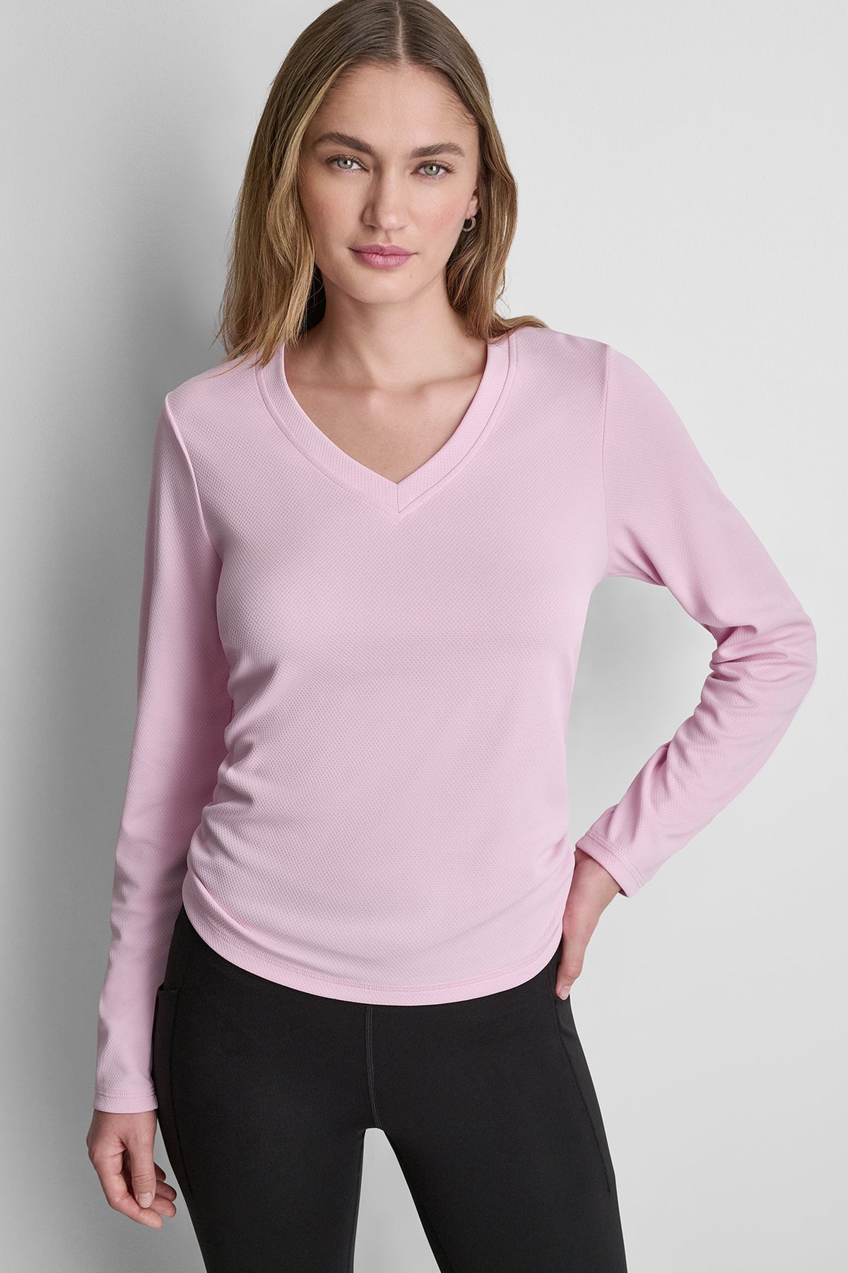 LONG SLEEVE V-NECK TECH TEE